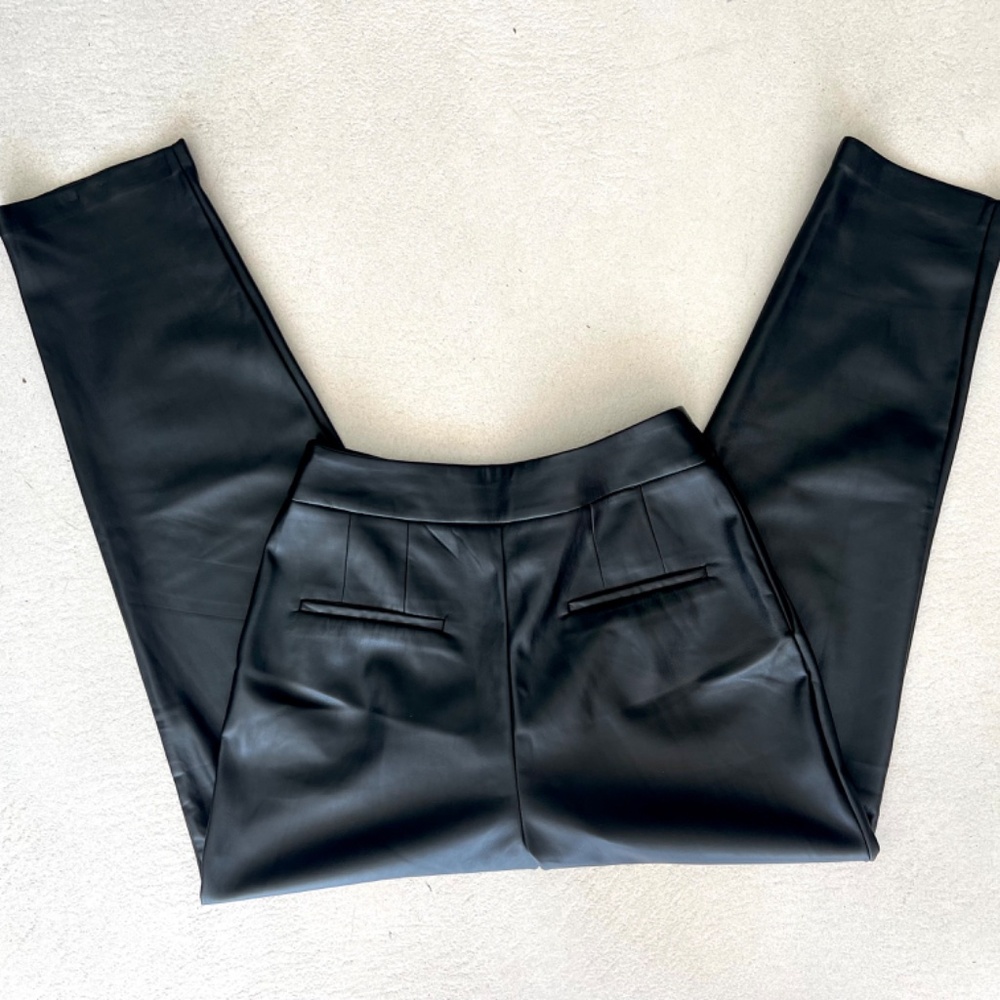 sz 4 Vegan Faux Leather High Rise Pleated Front Pants